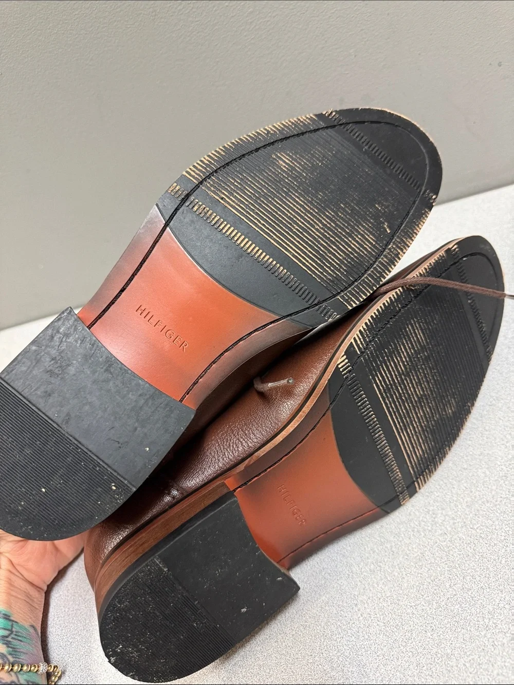 Tommy Hilfiger Men’s 8 Brown Leather Cap Toe Chukka Boots